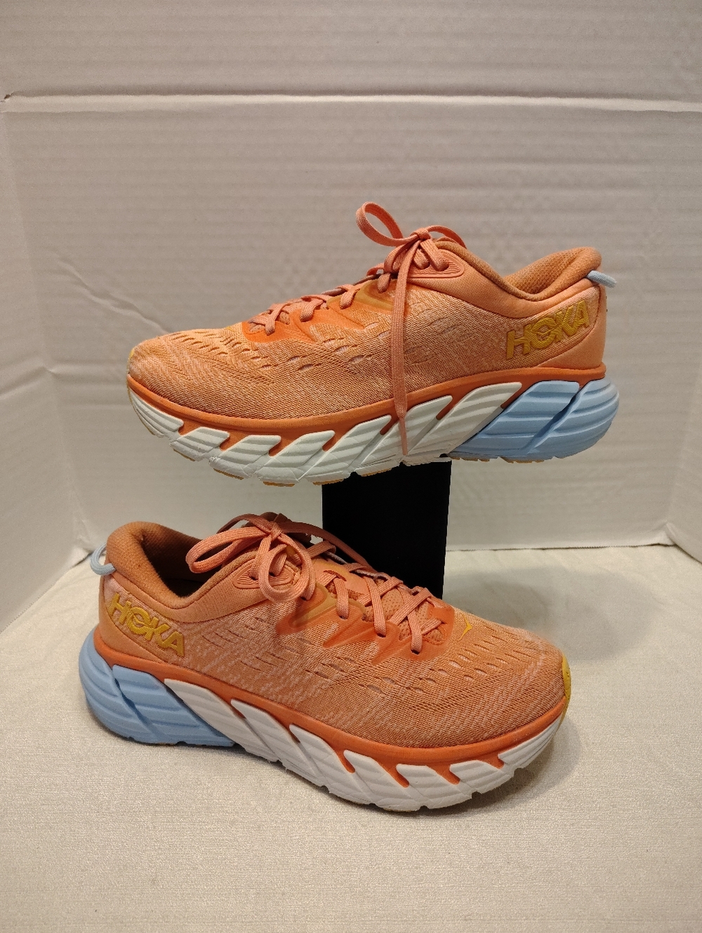 Hoka One One Gaviota 4, Women # 9 US,
